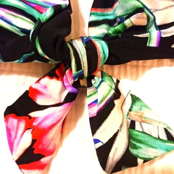 Tinibikini 2 Pc Bathing Suit Top In M. And Mossimo Black Bottom Mix Match Set. - Picture 5 of 12